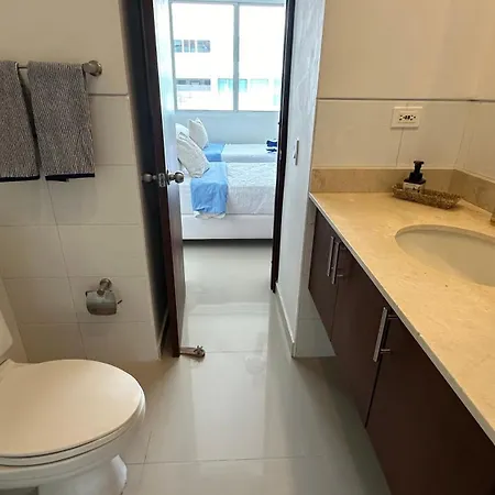 Cómodo Con Vista Al Mar Y A Piscinas *