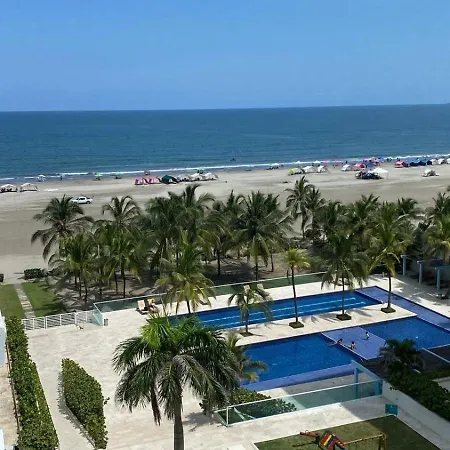 Cómodo Con Vista Al Mar Y A Piscinas