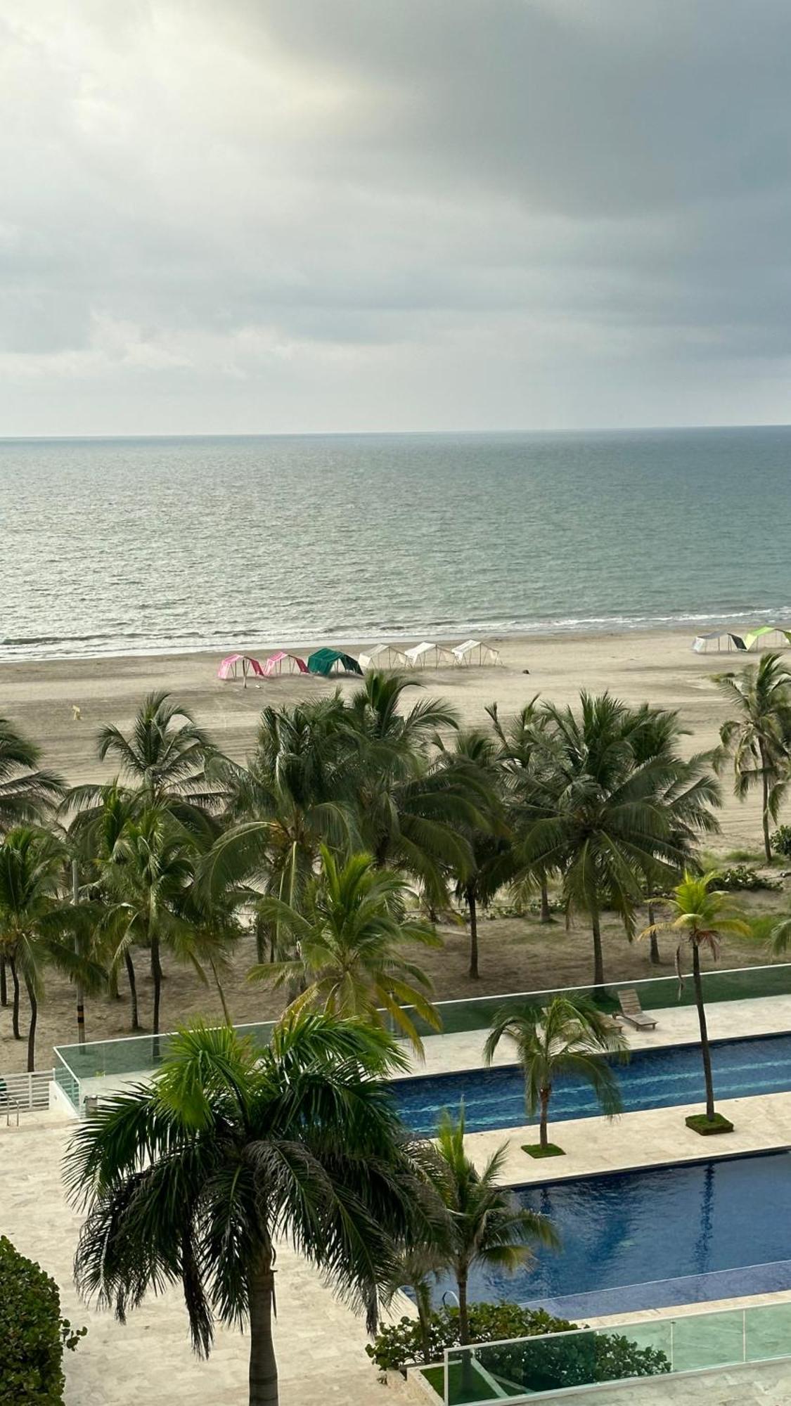 Disfruta De Linda Vista Y Salida Directa A La Playa *