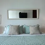 Apartamento con salida y vista a la playa